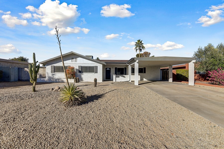 3040 E Dahlia Dr in Phoenix, AZ - Building Photo