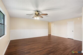 358 Lake Placid Dr in Seguin, TX - Building Photo - Building Photo