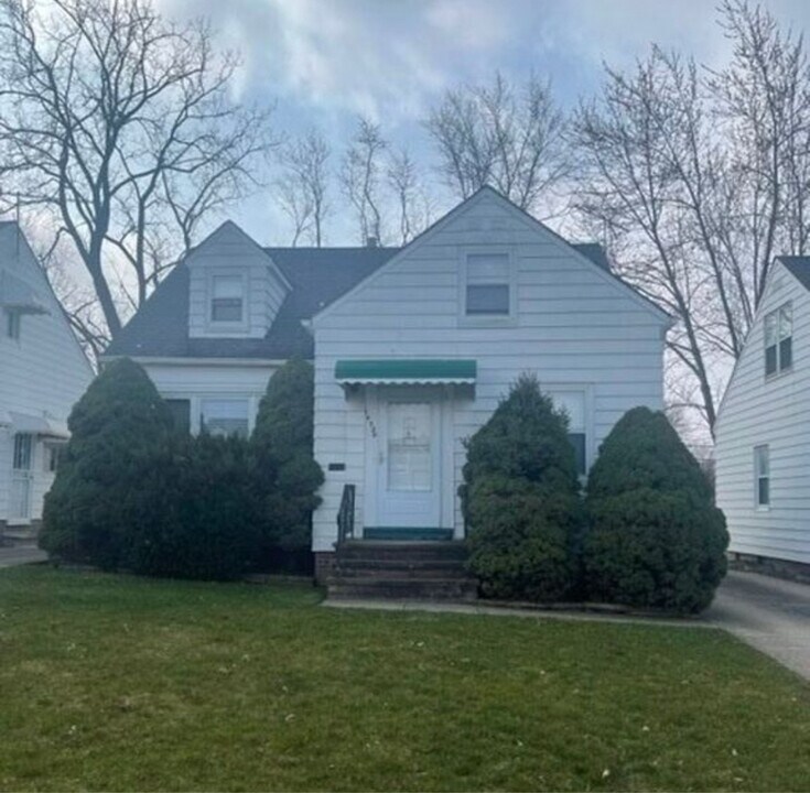 14320 Brunswick Ave in Maple Heights, OH - Building Photo