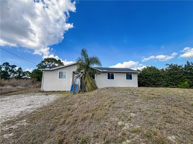 849 Theodore Vail St E in Lehigh Acres, FL - Building Photo - Building Photo