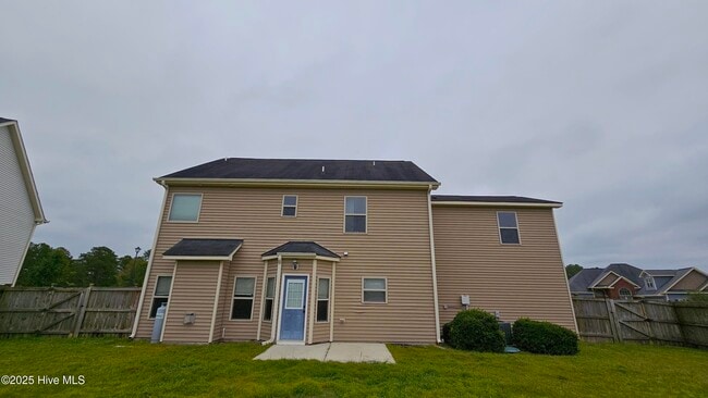 302 SW Plantation Dr in Maple Hill, NC - Building Photo - Building Photo