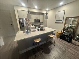 310 N Orange Ave in Orlando, FL - Building Photo