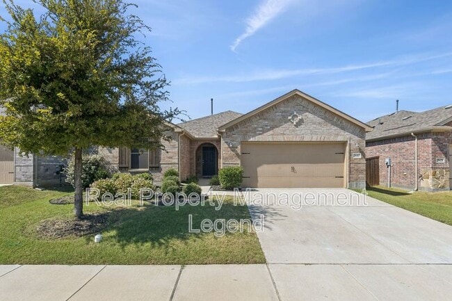 property at 2617 Warren Ln