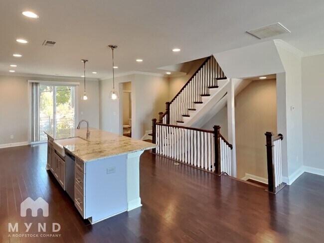 2547 Statesville Ave in Charlotte, NC - Foto de edificio - Building Photo