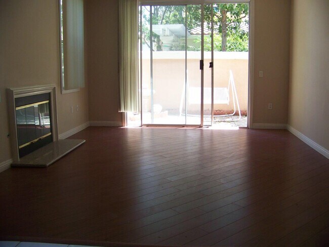 1404 Reggio Aisle in Irvine, CA - Building Photo - Building Photo