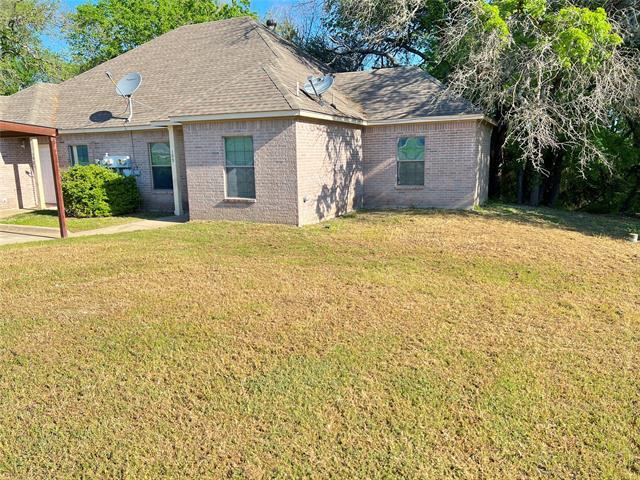 100 Lindas Creek Ln in Weatherford, TX - Building Photo