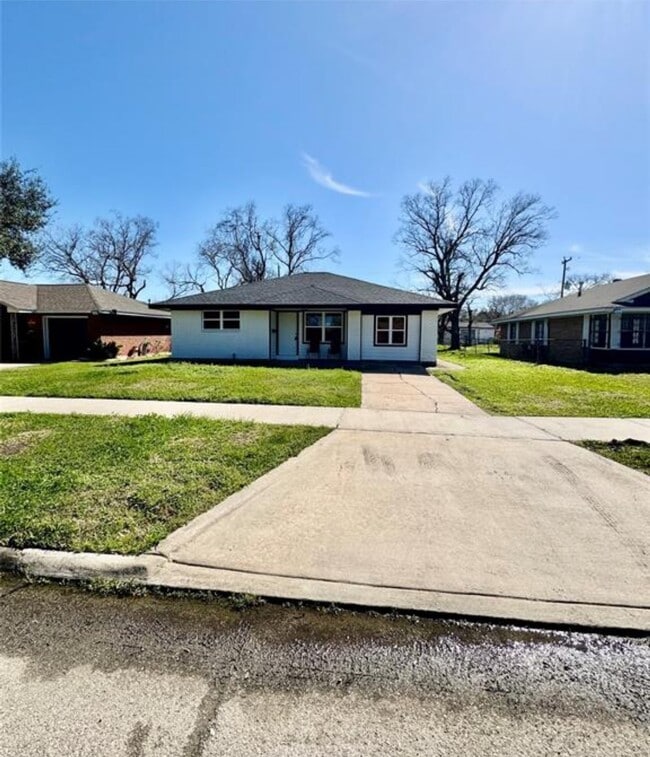 property at 4414 Howcher St