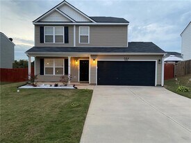 764 Dove Tree Ln in Social Circle, GA - Building Photo