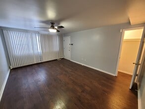 4927 N Lester Ave in Chicago, IL - Building Photo - Building Photo