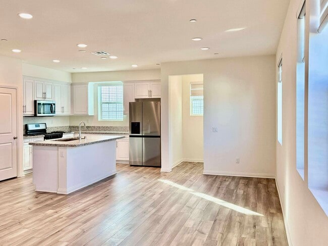 8906 Jasmine Dr in Buena Park, CA - Building Photo - Building Photo