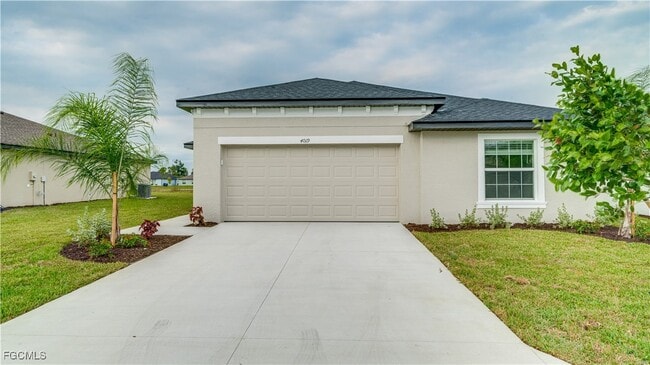 4019 San Clemente Ct in North Fort Myers, FL - Building Photo - Building Photo
