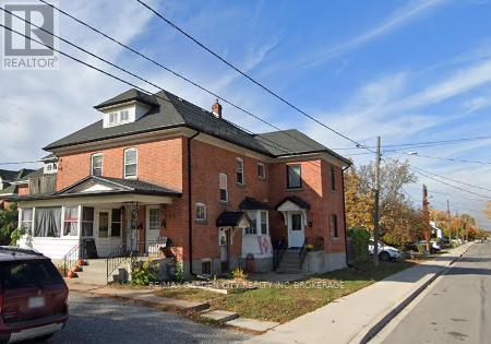 323-323 Queenston St in St Catharines, ON - Building Photo