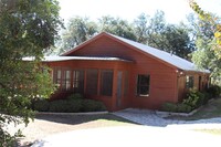 1105 Oak Hurst Rd in Austin, TX - Building Photo - Building Photo