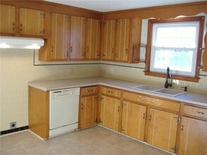 18 Burnside St in Cranston, RI - Building Photo - Building Photo