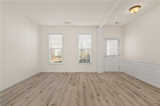 915 Wendlebury Ct in Alpharetta, GA - Foto de edificio - Building Photo