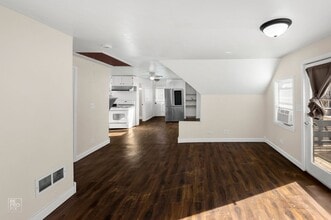 164 Oak St in Elgin, IL - Building Photo - Building Photo