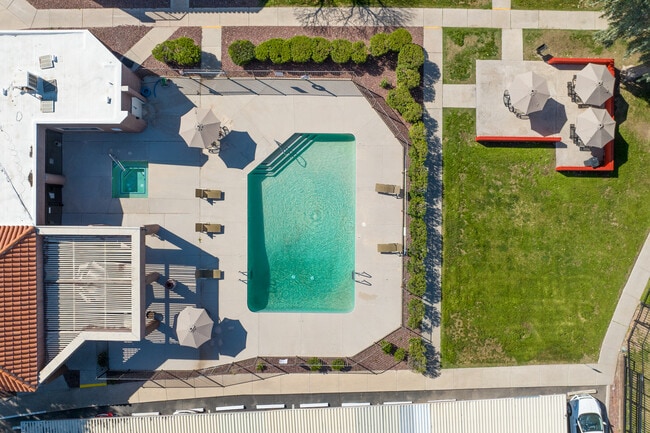 Center Park Apartments in Casa Grande, AZ - Foto de edificio - Building Photo