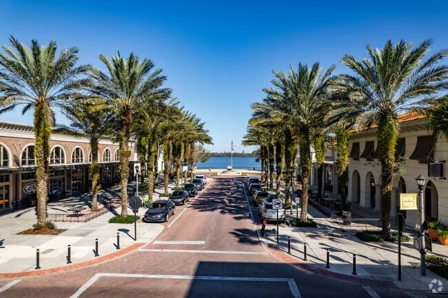 4438 Virginia Dr, Unit Baldwin Park 1 bedroom in Orlando, FL - Foto de edificio