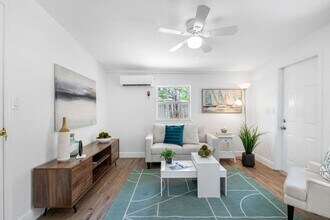 151 40th Ave SE in St. Petersburg, FL - Foto de edificio - Building Photo