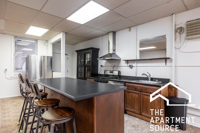 3605 N Damen Ave in Chicago, IL - Foto de edificio - Building Photo