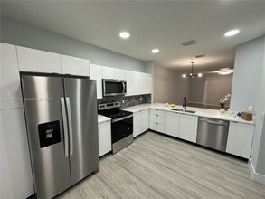 2764 SW 83rd Ave in Miramar, FL - Building Photo - Building Photo