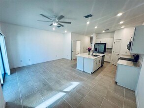 8525 Lunar Skye St in Sarasota, FL - Building Photo - Building Photo