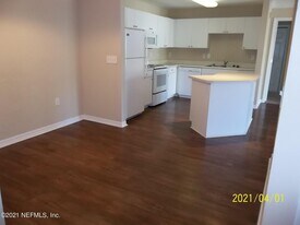 3591 Kernan Blvd S in Jacksonville, FL - Building Photo