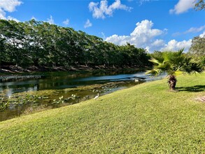 105 W Bayridge Dr in Weston, FL - Building Photo - Building Photo