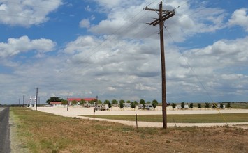 RV Park & Convenience Store - Restaurant in Seminole, TX - Building Photo - Building Photo