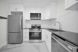 100 SW 7th St in Hallandale Beach, FL - Building Photo - Building Photo