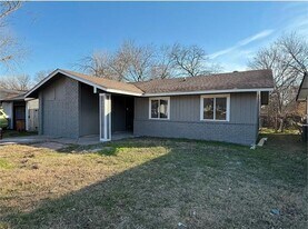 2421 Rockridge Dr in Austin, TX - Building Photo
