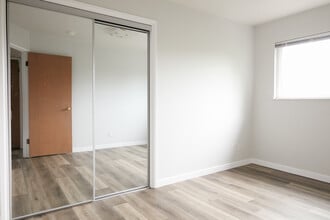 5 S Big Bend Blvd in St. Louis, MO - Building Photo - Building Photo