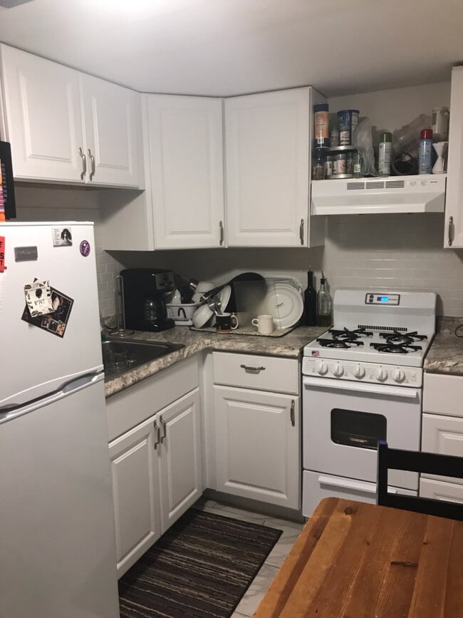 466 Commonwealth Ave, Unit B1 in Boston, MA - Foto de edificio - Building Photo