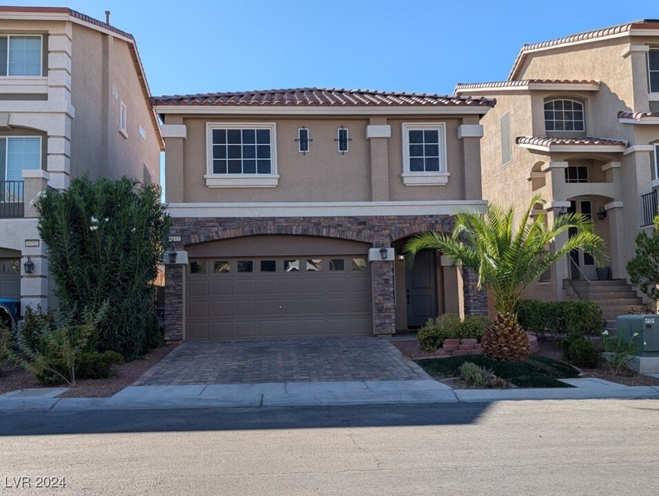 9743 Lone Canary Ct in Las Vegas, NV - Foto de edificio