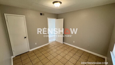 1976 Goldbrier Ln in Memphis, TN - Foto de edificio - Building Photo