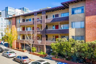 The Riviera in Berkeley, CA - Building Photo