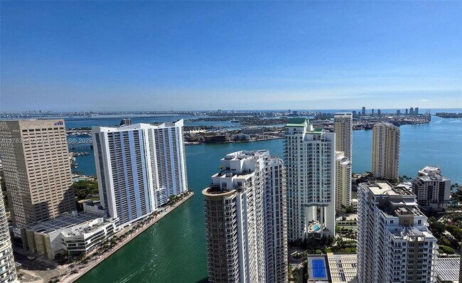 495 Brickell Ave in Miami, FL - Building Photo - Building Photo