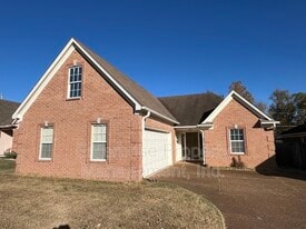 1330 Siskin Dr in Cordova, TN - Building Photo