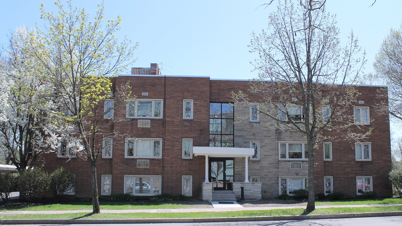 610 East Ave in Rochester, NY - Foto de edificio