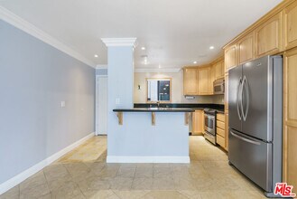 1010 Hammond St-Unit -302 in West Hollywood, CA - Building Photo - Building Photo