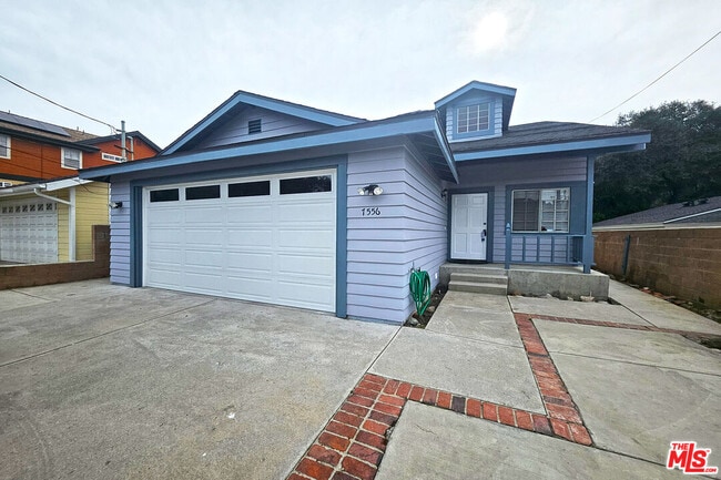 property at 7556 Thousand Oaks Dr