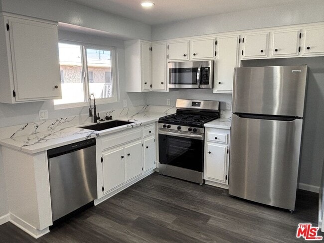 6771 Springpark Ave in Los Angeles, CA - Building Photo - Building Photo