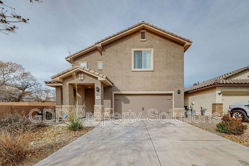 305 Manuel Sanchez Pl SW in Albuquerque, NM - Building Photo