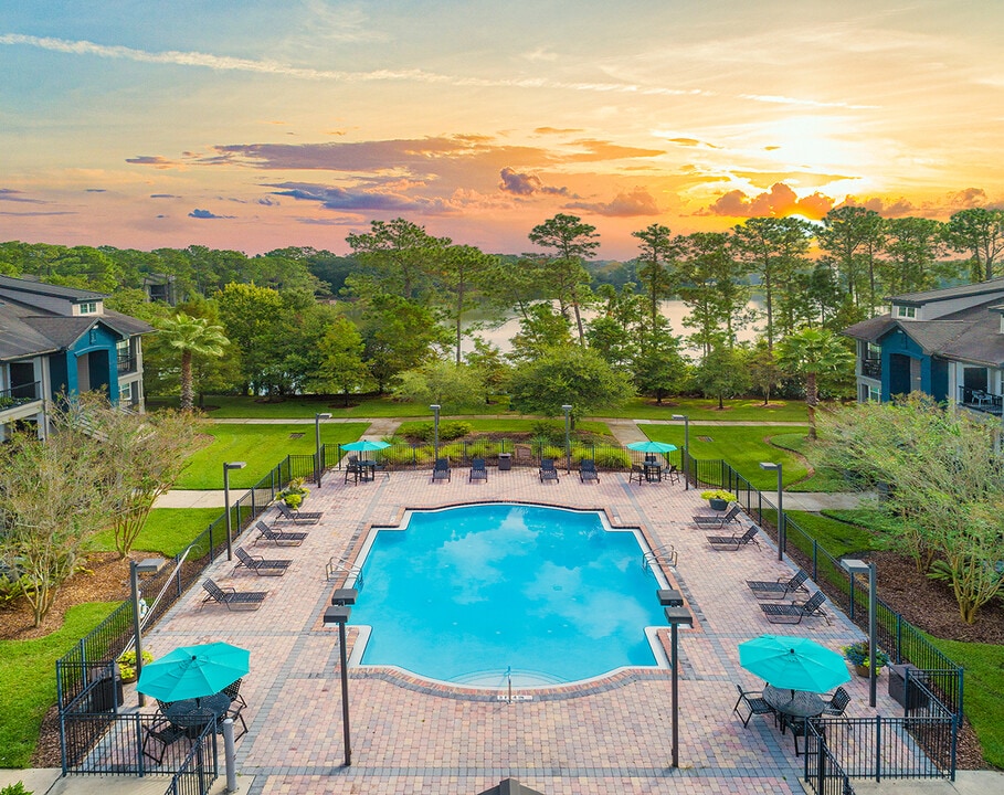 MAA Mandarin Lakes in Jacksonville, FL - Foto de edificio