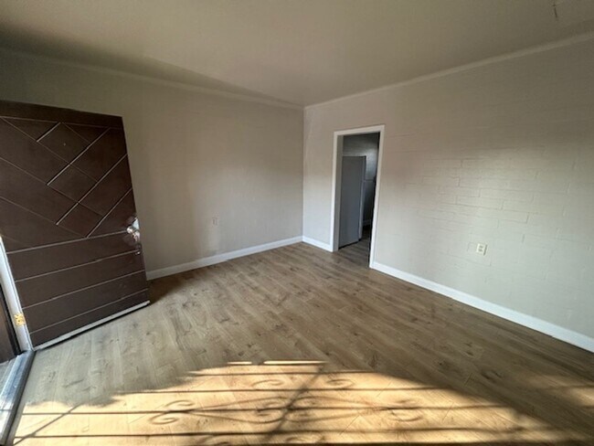 1711 Easy St in Hanford, CA - Building Photo - Building Photo