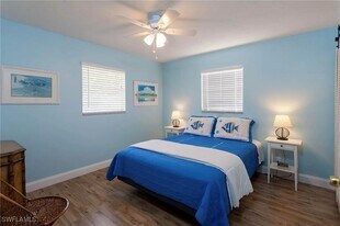11093 Kelly Rd in Ft. Myers, FL - Building Photo