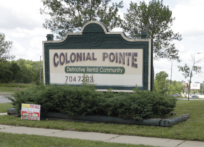 Colonial Pointe in Milwaukee, WI - Building Photo - Building Photo