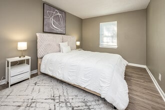 Bayou Apartments in Gulfport, MS - Building Photo - Interior Photo