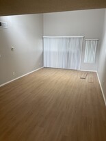18645 Hatteras St, Unit 280 in Tarzana, CA - Building Photo