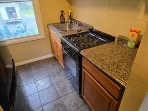 1225 Seneca Rd in Middle River, MD - Foto de edificio - Building Photo